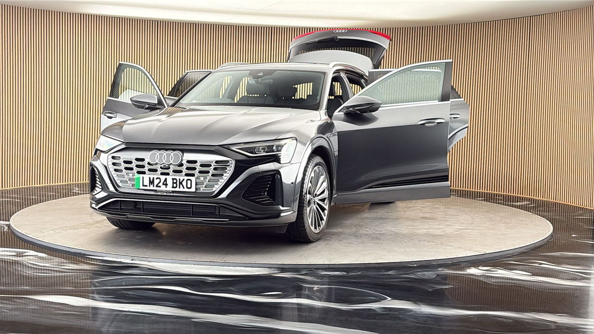 More views of Audi Q8 e-tron