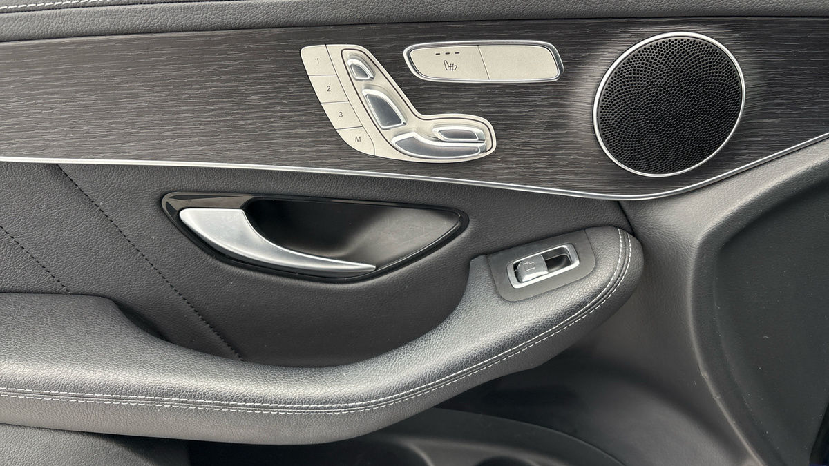 Mercedes-Benz GLC Image 19