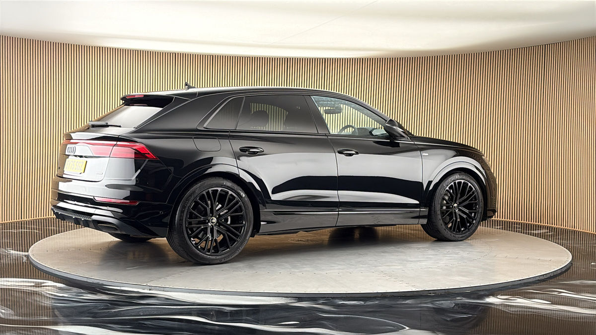 More views of Audi Q8