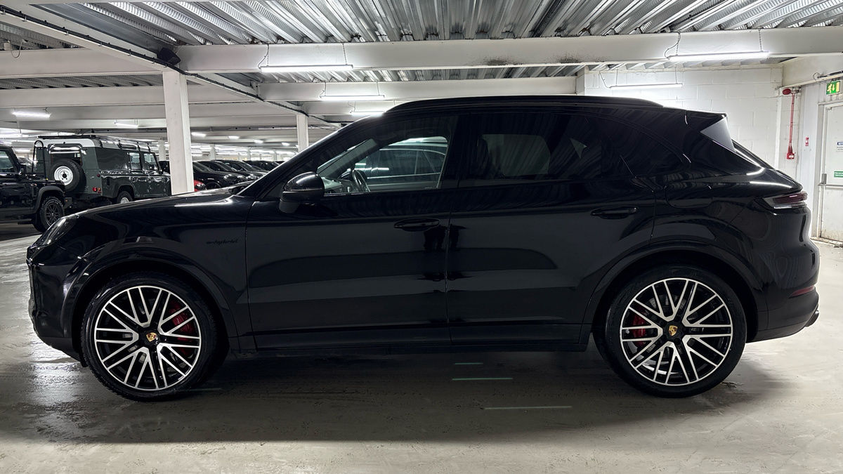Porsche Cayenne Image 15