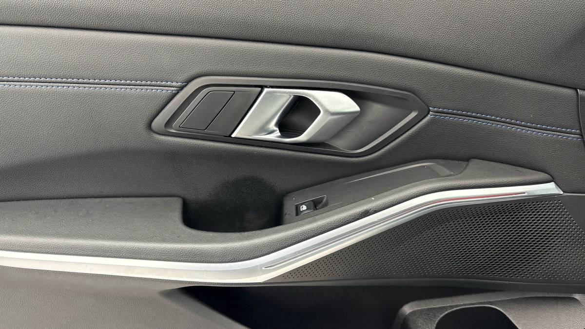 BMW 3 Series Image 19