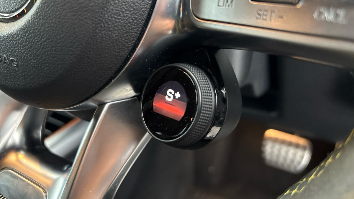 Mercedes-Benz GLA Image 28