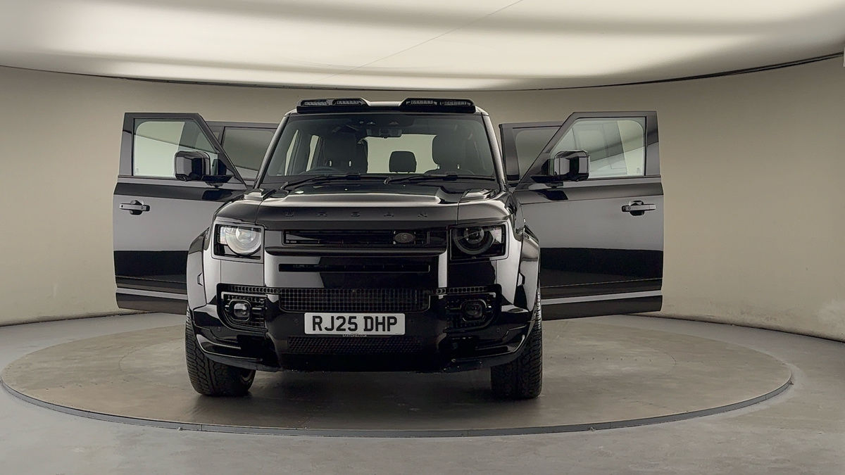More views of Land Rover Defender 110