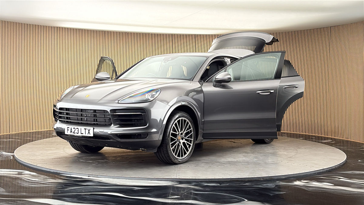 More views of Porsche Cayenne