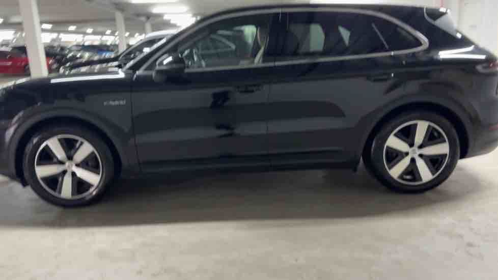 More views of Porsche Cayenne