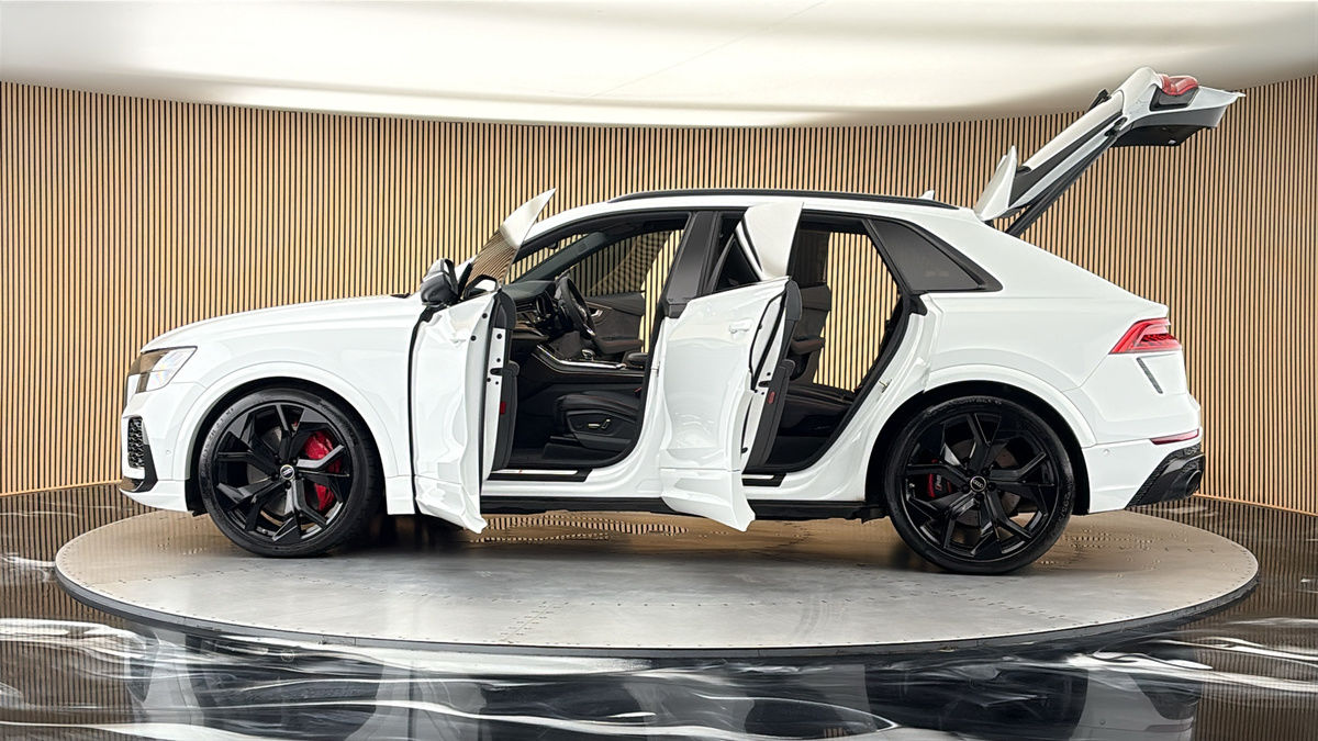 More views of Audi RSQ8