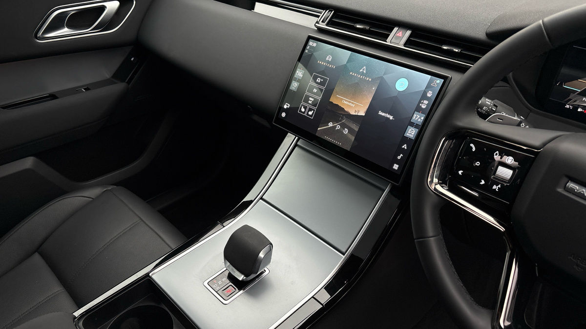 Land Rover Range Rover Velar Image 18