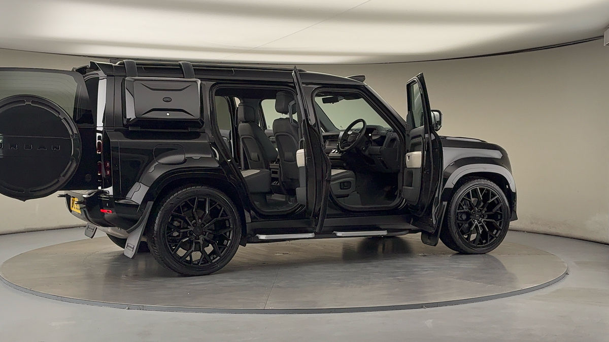 More views of Land Rover Defender 110