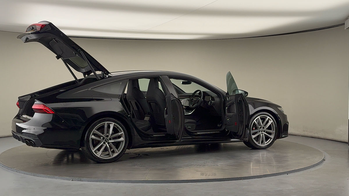 More views of Audi S7