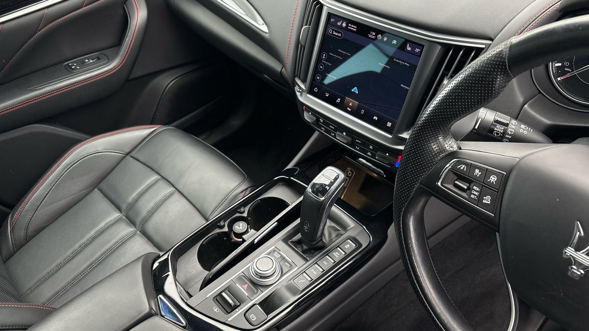 Maserati Levante Image 18