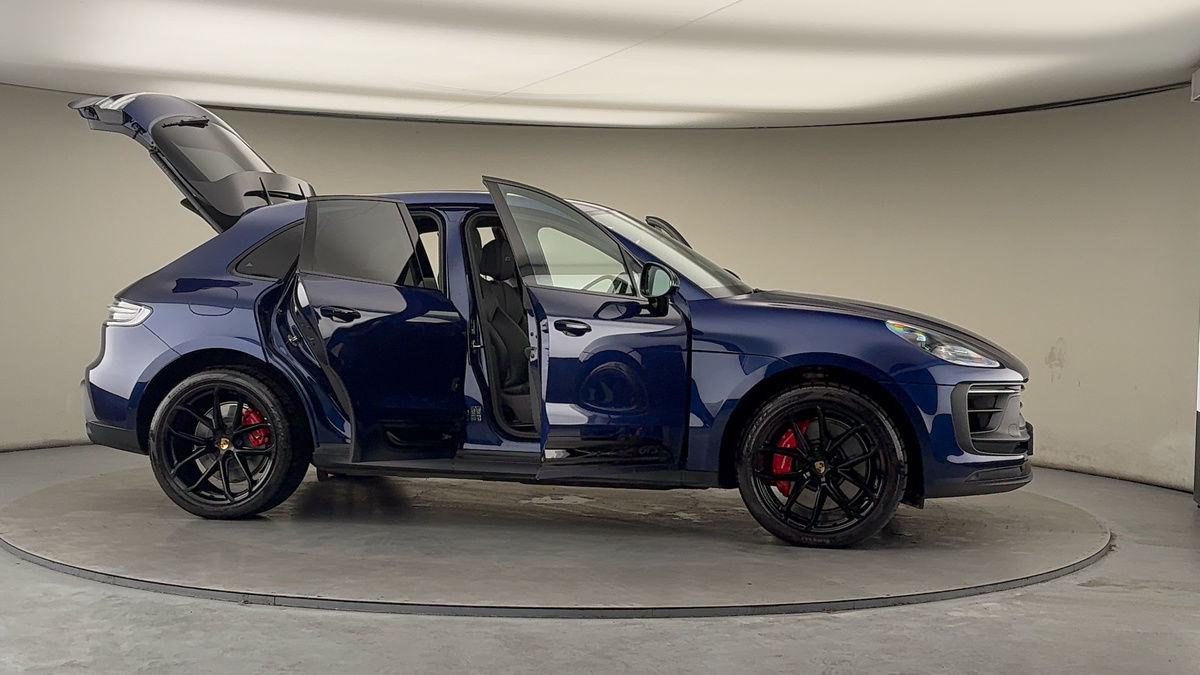 More views of Porsche Macan