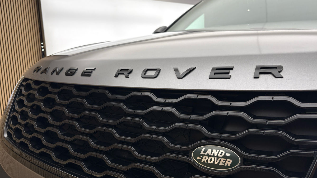 Land Rover Range Rover Velar Image 24