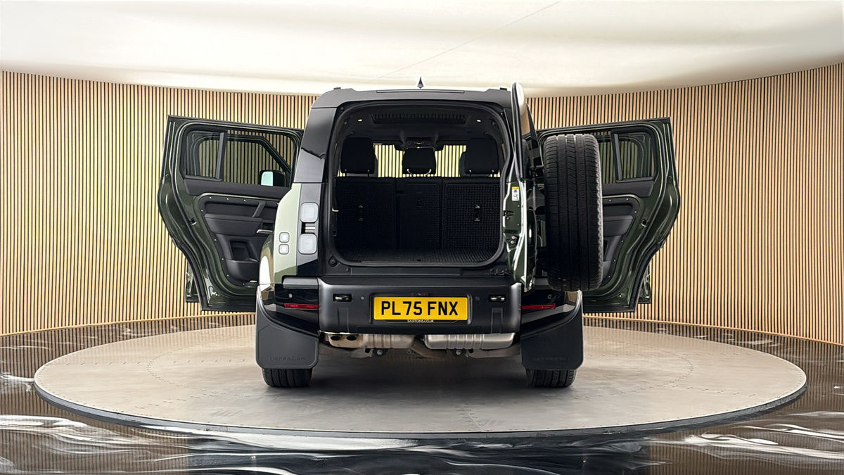 More views of Land Rover Defender 110
