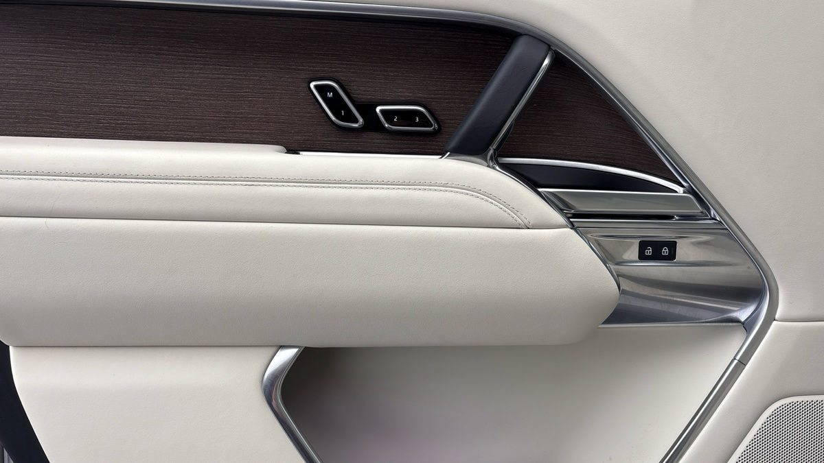 Land Rover Range Rover Image 19