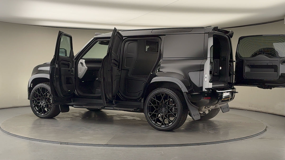 More views of Land Rover Defender 110