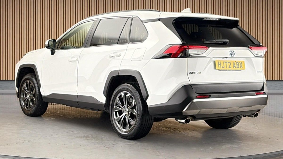 Toyota RAV4 Image 2