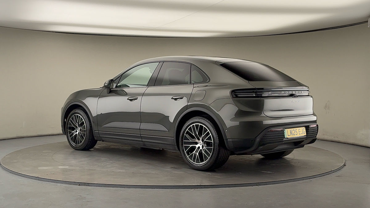 More views of Porsche Macan
