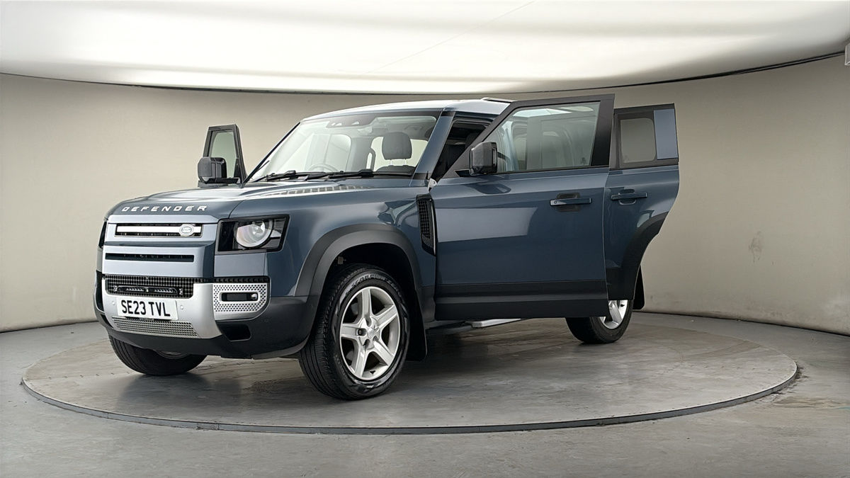 More views of Land Rover Defender 110