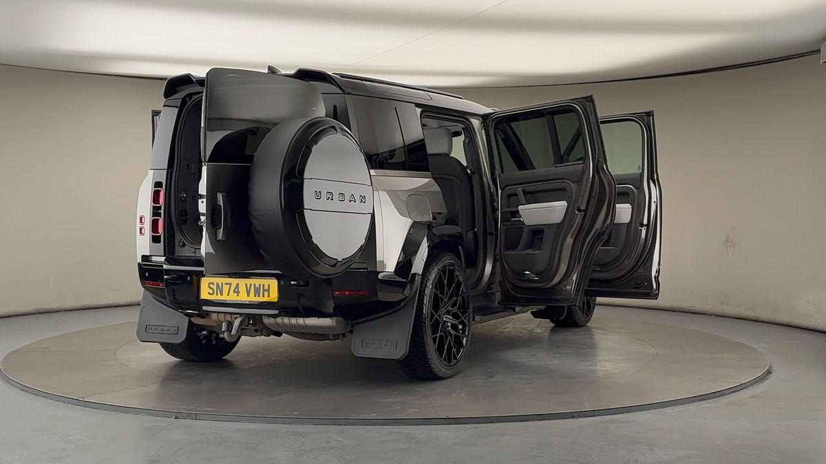 More views of Land Rover Defender 110