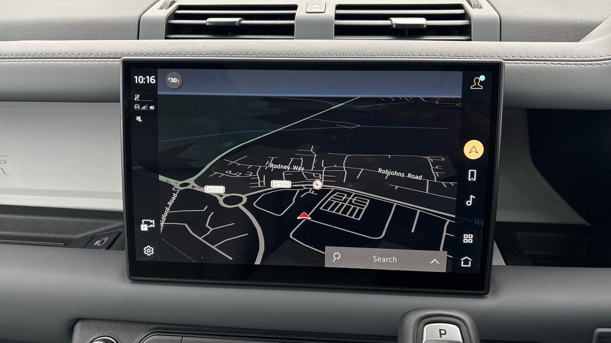 Land Rover Defender 110 Urban Image 17