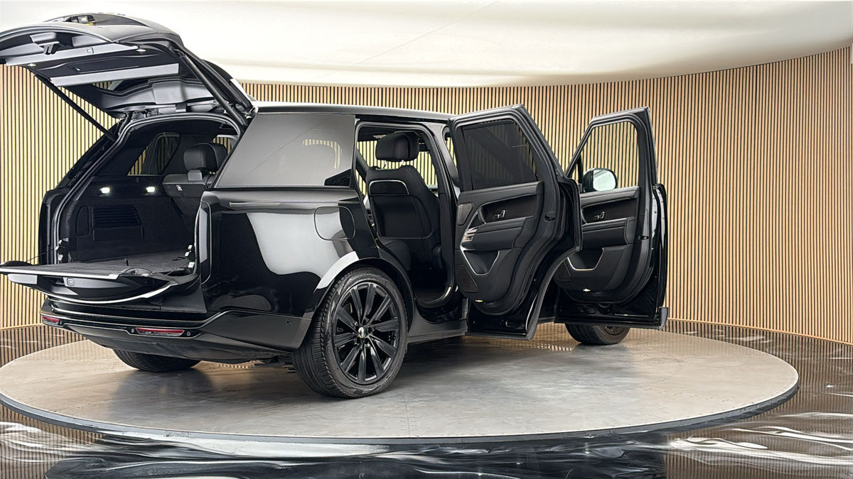 More views of Land Rover Range Rover