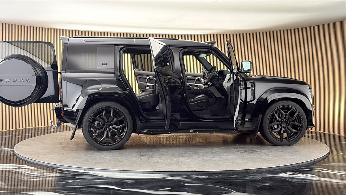 More views of Land Rover Defender 110
