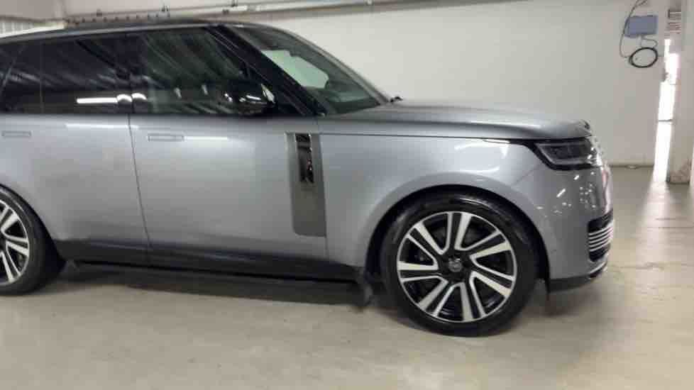 More views of Land Rover Range Rover