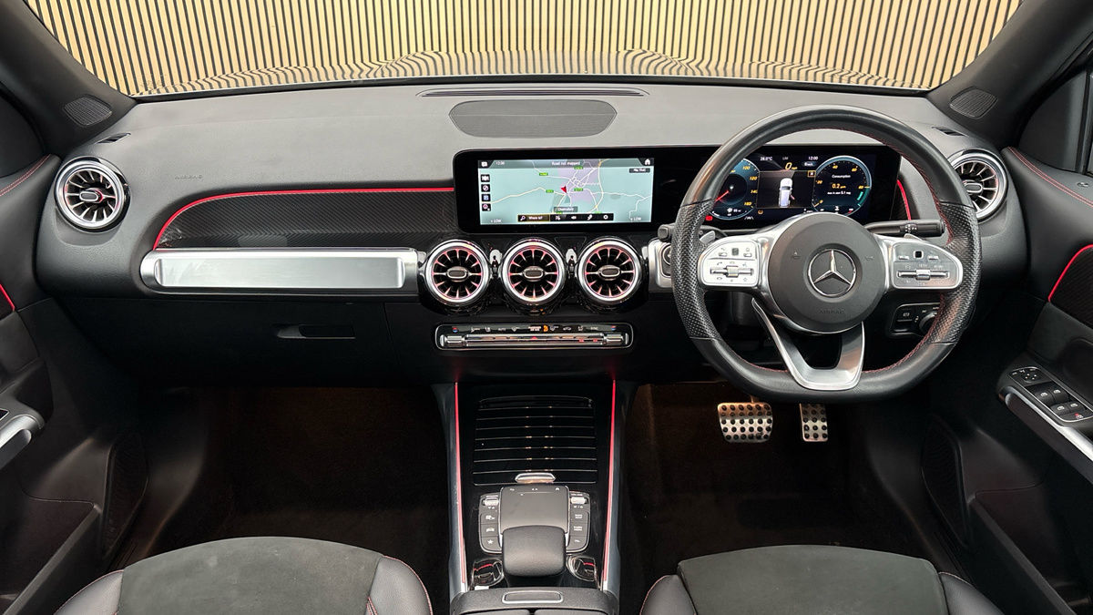 Mercedes-Benz GLB Image 12