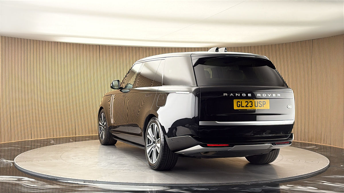 More views of Land Rover Range Rover
