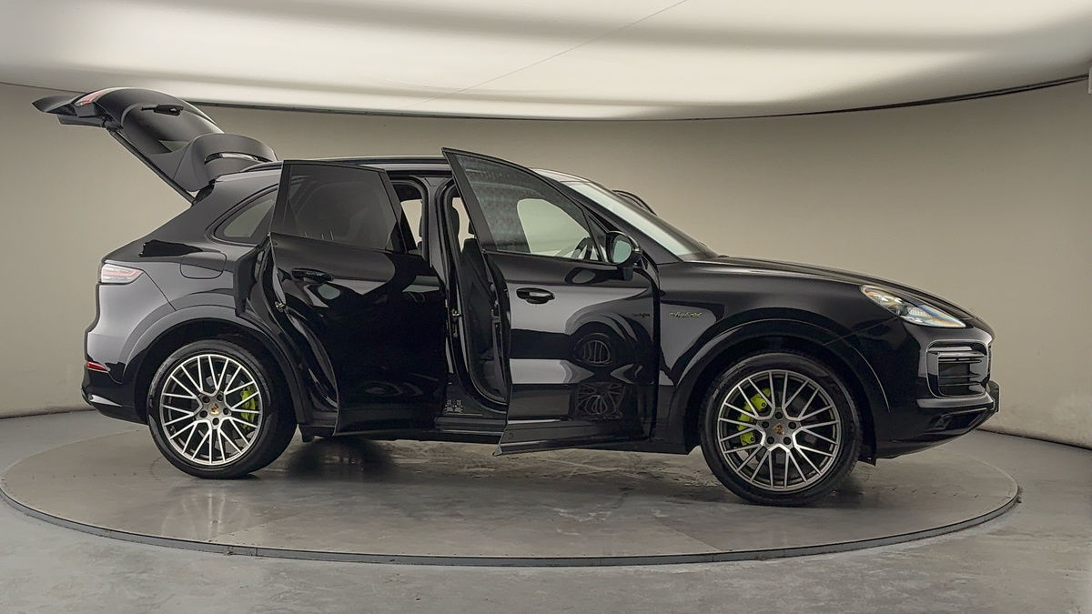 More views of Porsche Cayenne