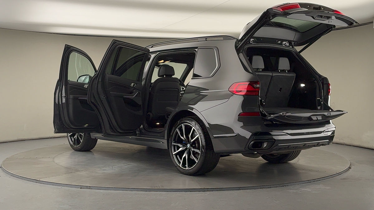 More views of BMW X7