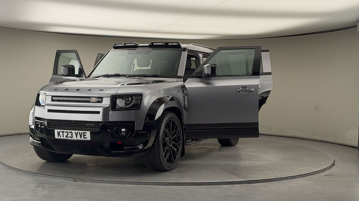 More views of Land Rover Defender 110