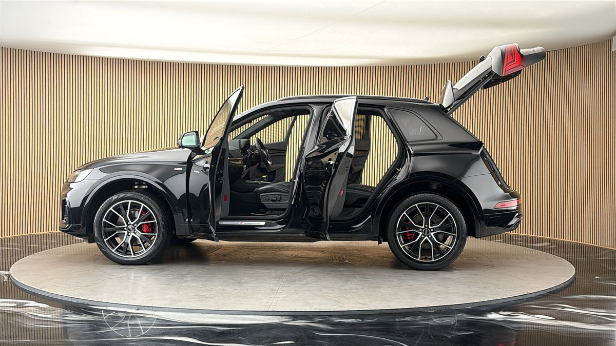 More views of Audi Q5