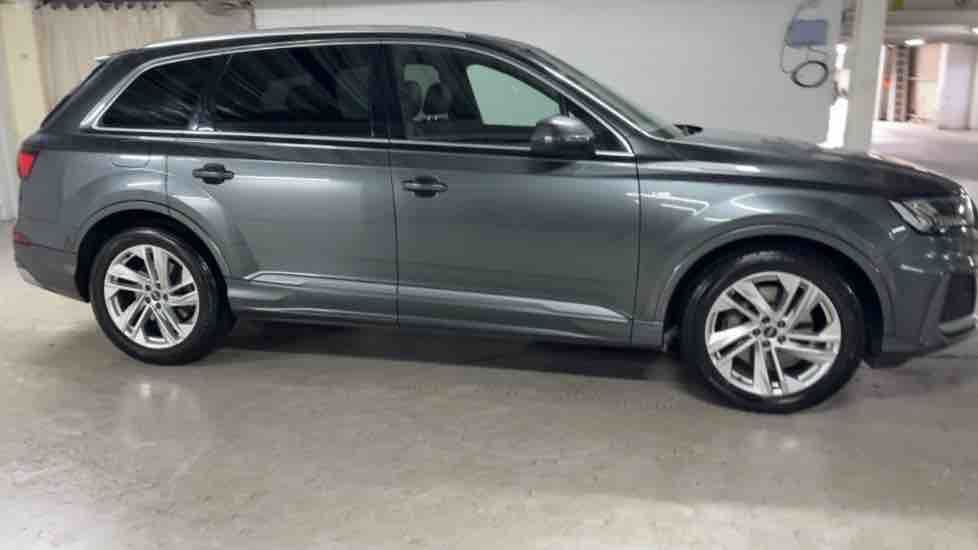 More views of Audi Q7