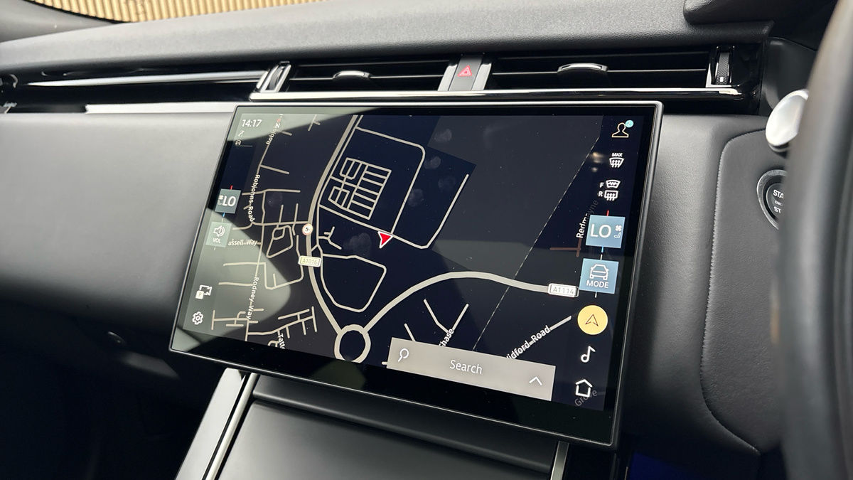 Land Rover Range Rover Velar Image 17