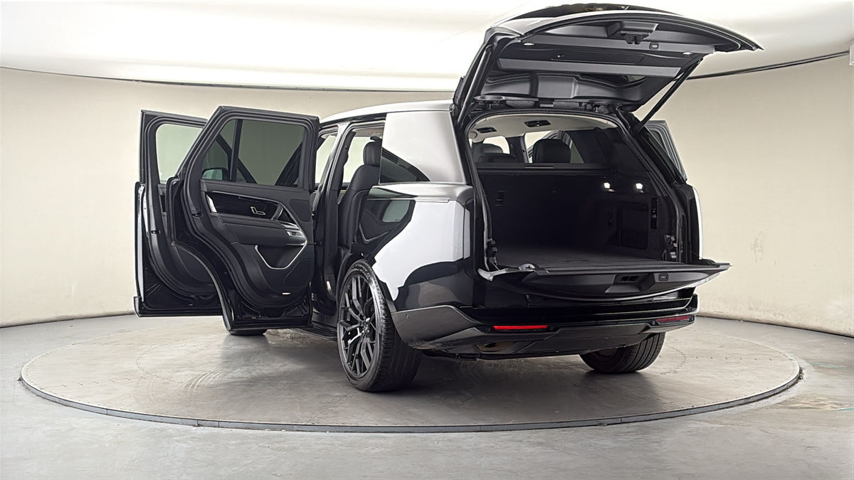 More views of Land Rover Range Rover