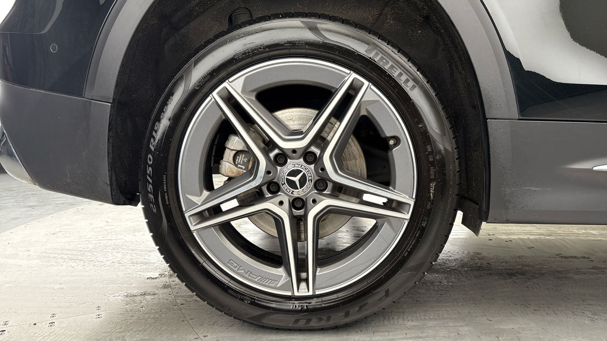 Mercedes-Benz GLB Image 10