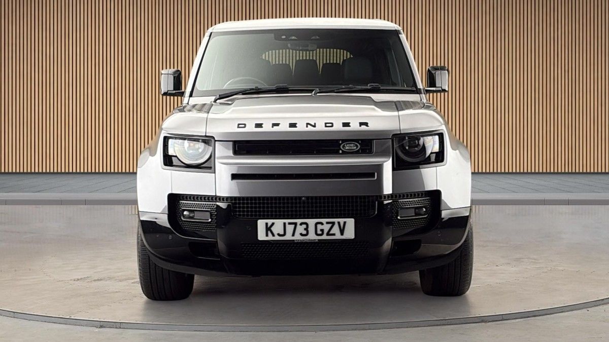 Land Rover Defender 110 Image 3