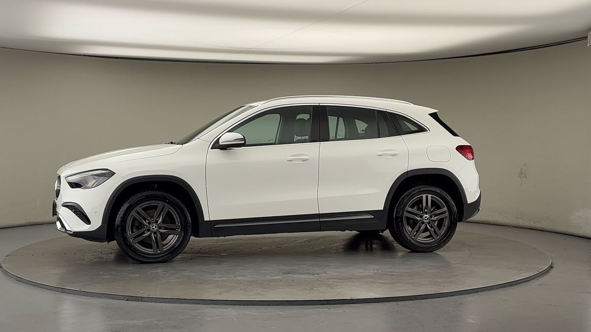 More views of Mercedes-Benz GLA