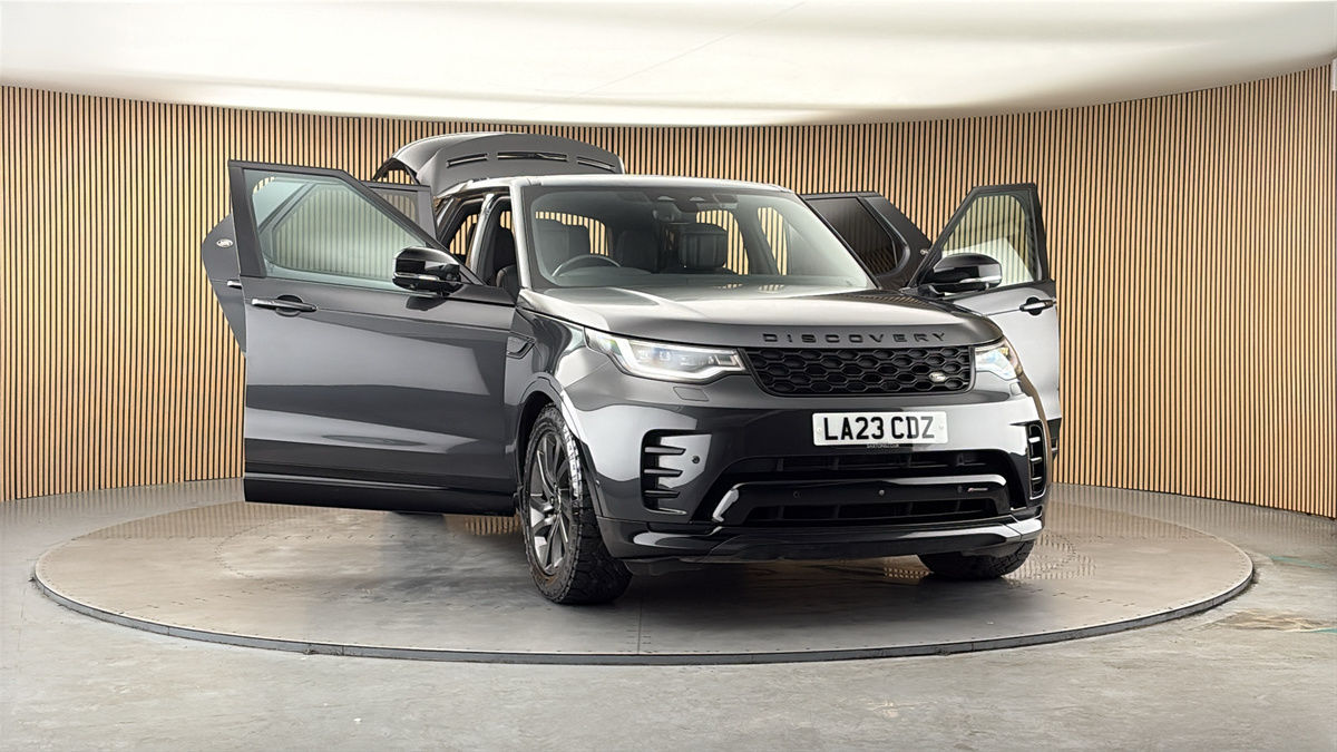 More views of Land Rover Discovery
