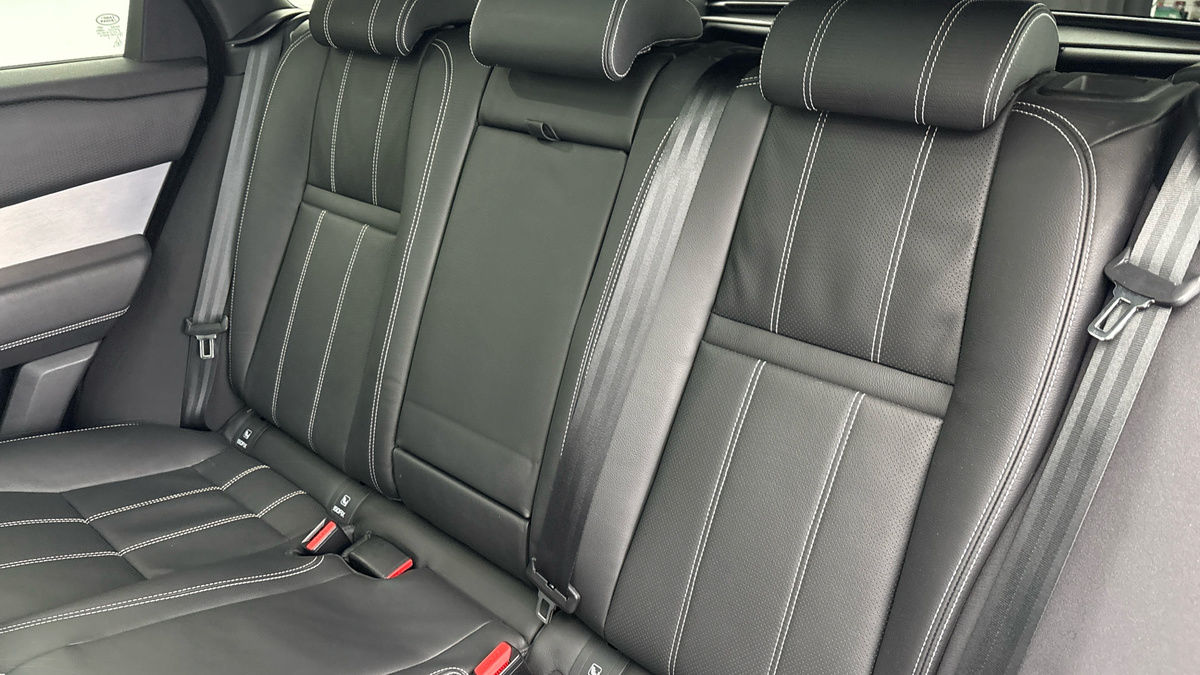 Land Rover Range Rover Velar Image 8