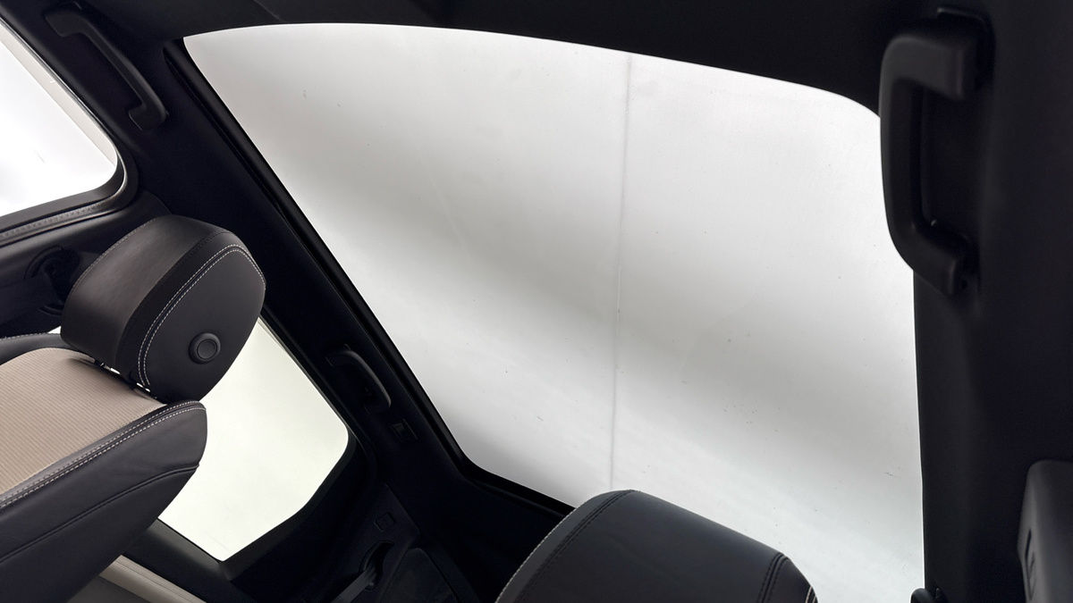 Land Rover Discovery Sport Image 6