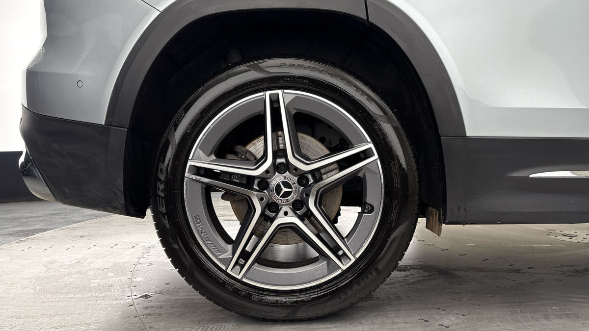 Mercedes-Benz GLB Image 10