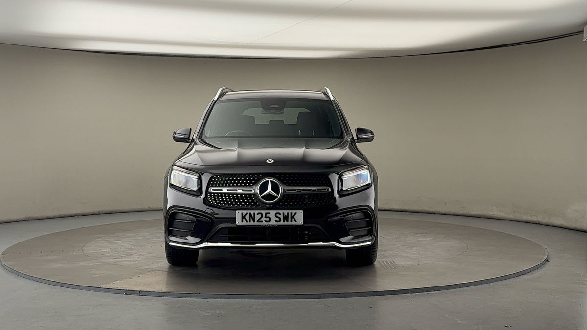 Mercedes-Benz GLB Image 3