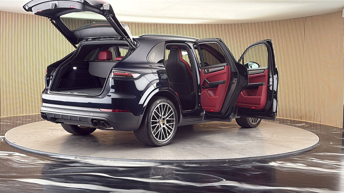 More views of Porsche Cayenne