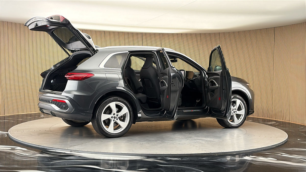 More views of Audi Q5