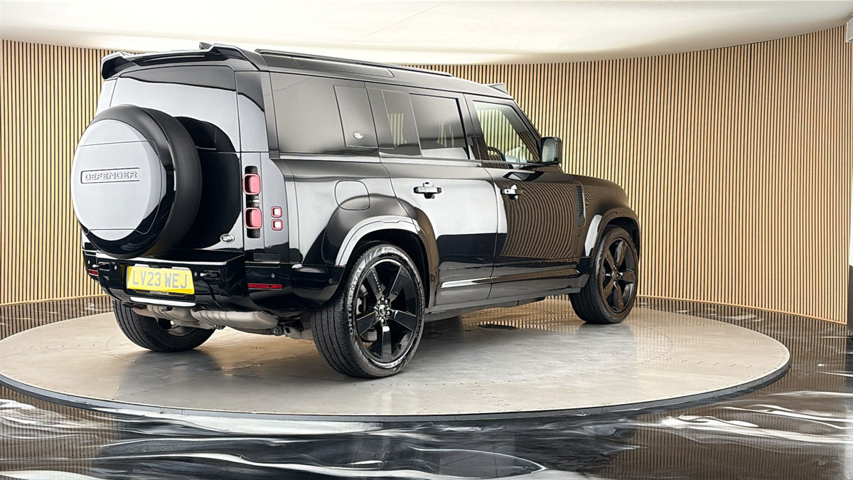 More views of Land Rover Defender 110