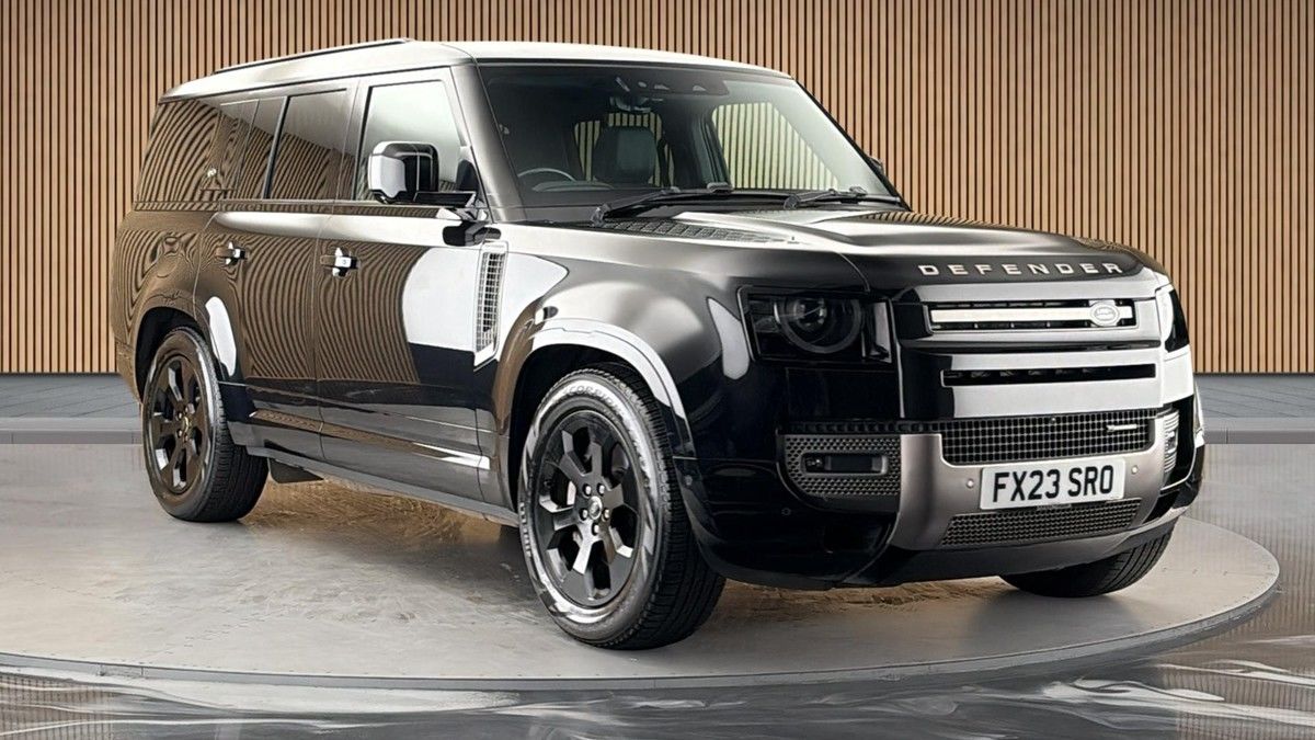 Land Rover Defender 130 Sticky Header Image