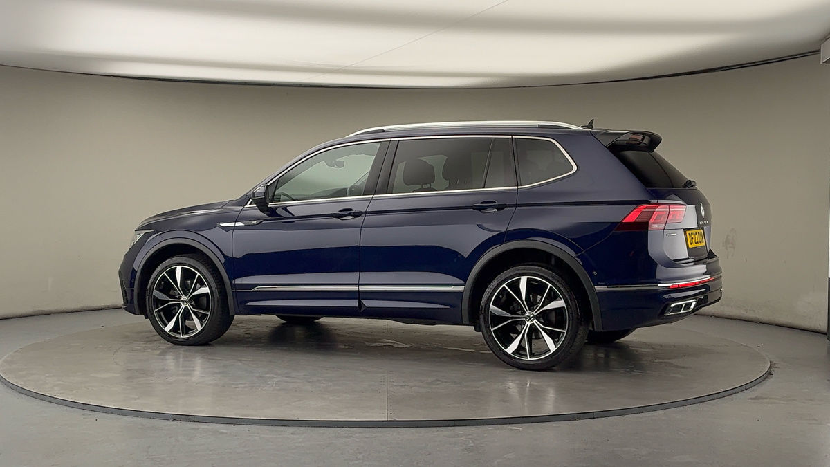 More views of Volkswagen Tiguan Allspace