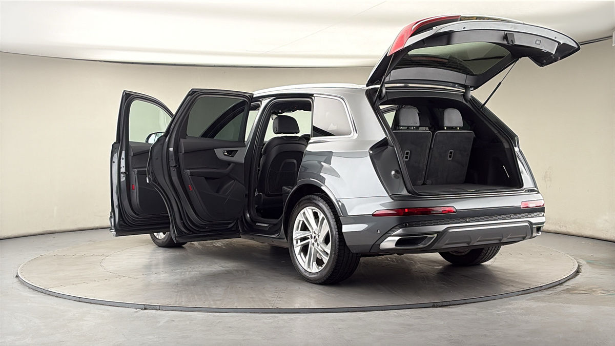 Audi Q7 Image 23